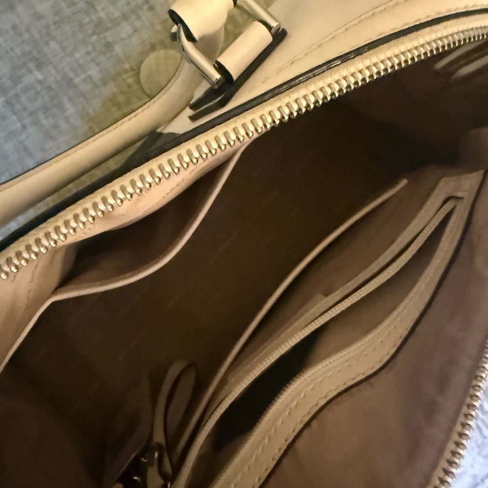 Michael Kors White and Black Women's Bag - Picture 6 of 8